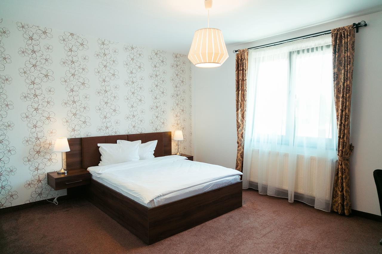 Elegant House Hotel Fagaras Luaran gambar